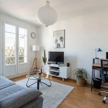 Appartement Gaspar - 2 Pieces Au Dernier Etage Avec Balcon Boulogne-Billancourt